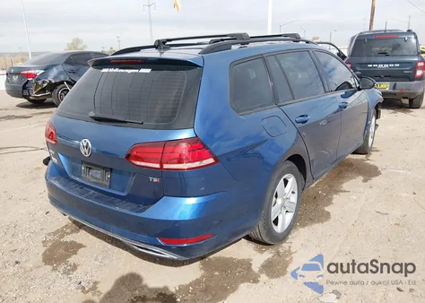 2018 Volkswagen Golf Sportwagen Tsi S/Tsi Se z USA, uszkodzony, nr VIN 3VWD17AU9JM762053
